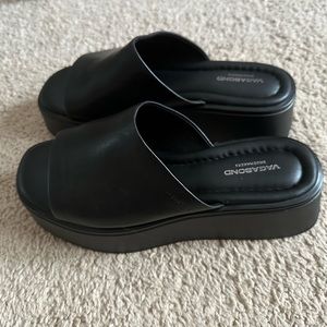 NWOT Platform Sandals